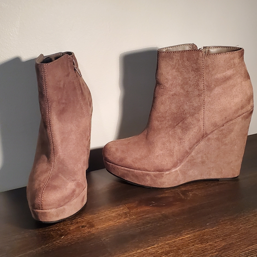 Forever21 booties size 6.5